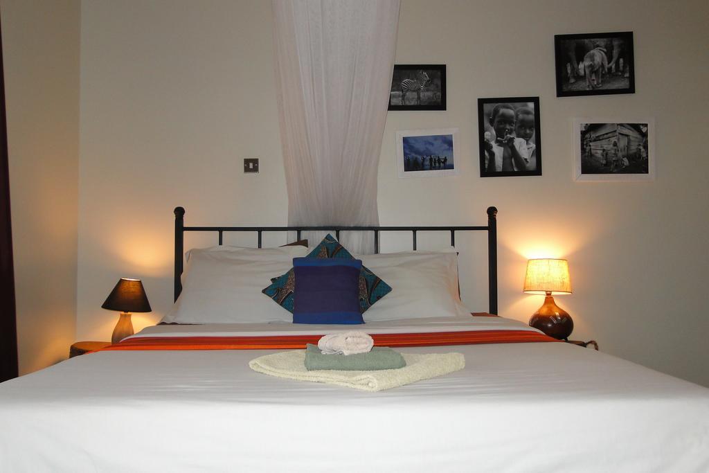 Carpe Diem Guesthouse Entebbe Ngoại thất bức ảnh