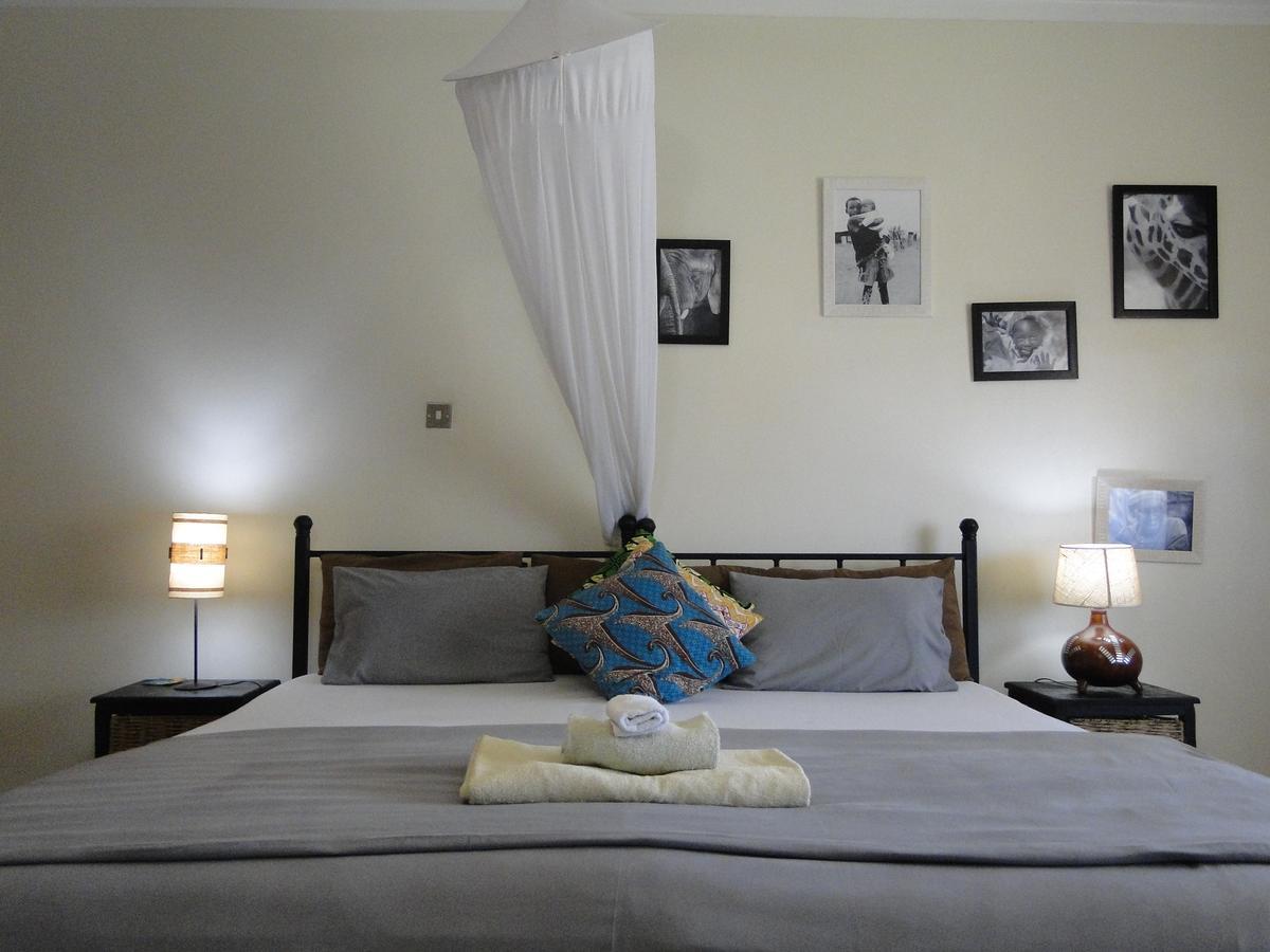 Carpe Diem Guesthouse Entebbe Ngoại thất bức ảnh